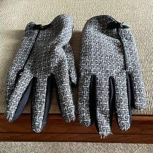 Tweed isotoner gloves
